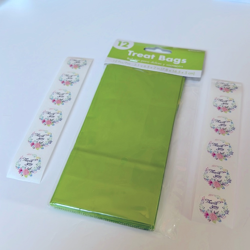🆕 NEW 24 pcs Treat Bags Paper Bags, 12 sacs à surprise with Stickers